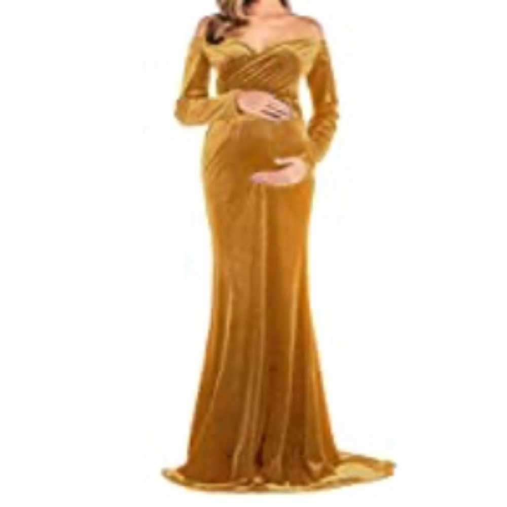 Off shoulder maternity dress